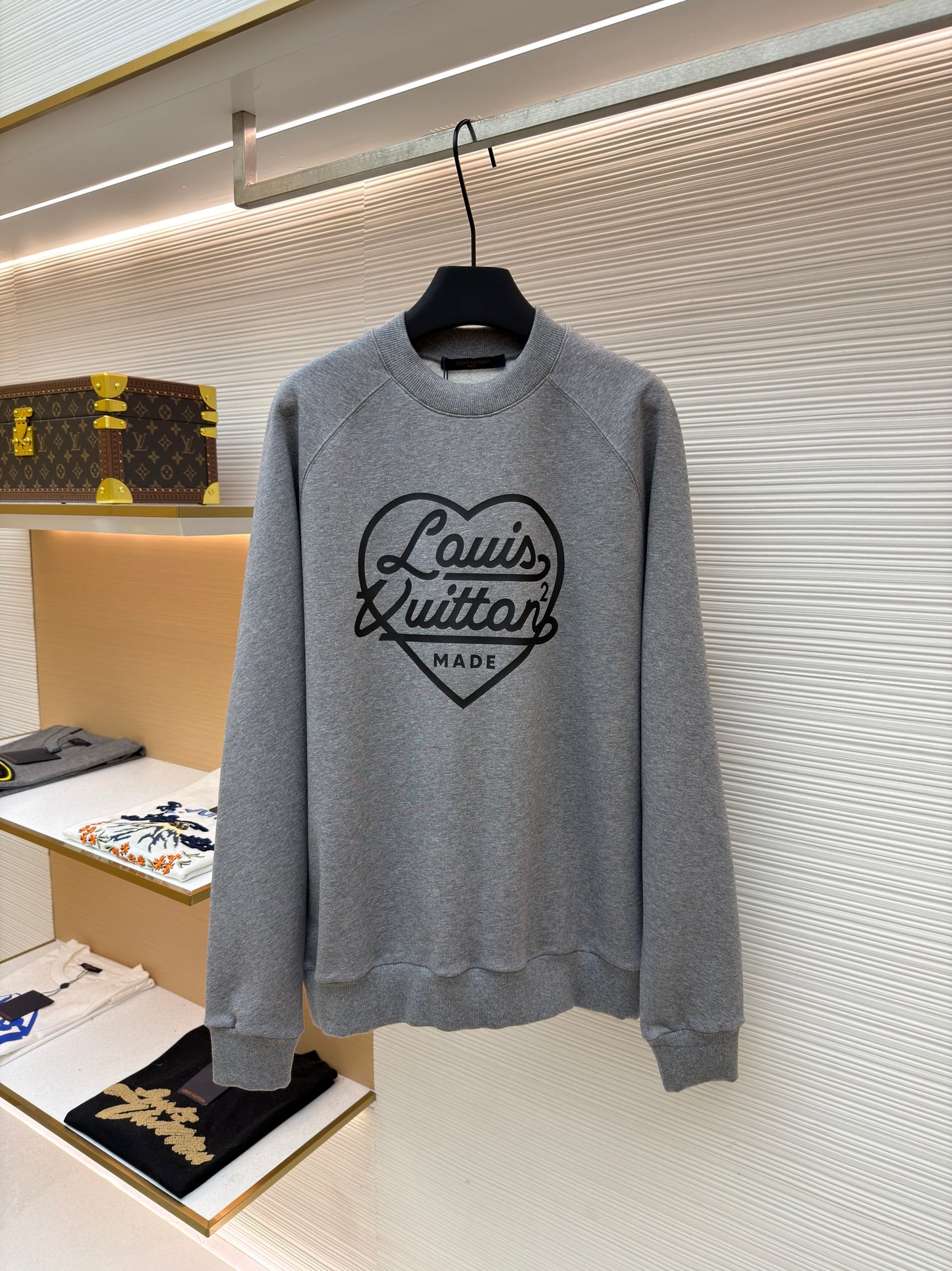 LOU SWEATSHIRT