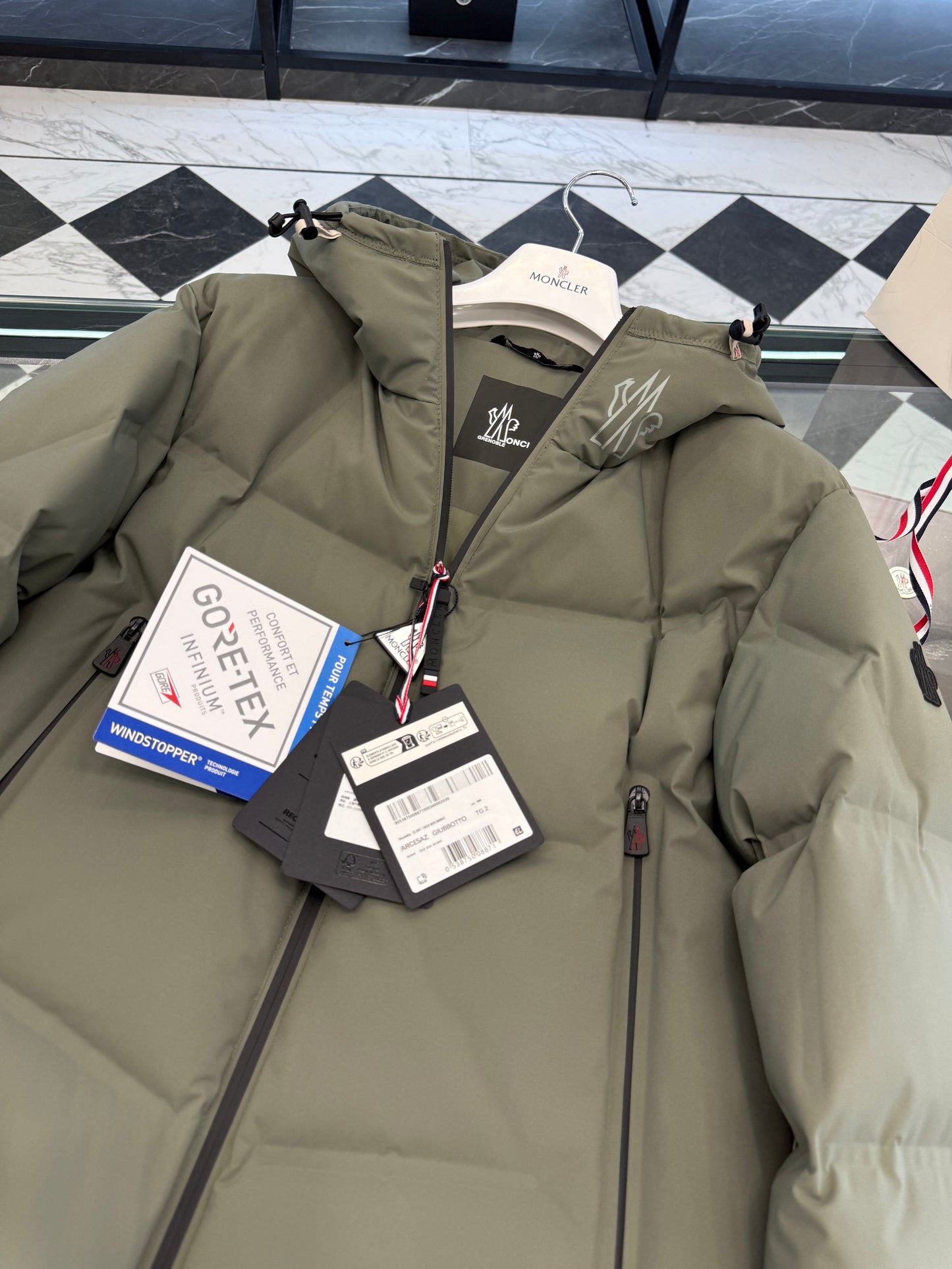 MONC ARCESAZ JACKET