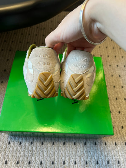 BOTT V ORBIT SNEAKER