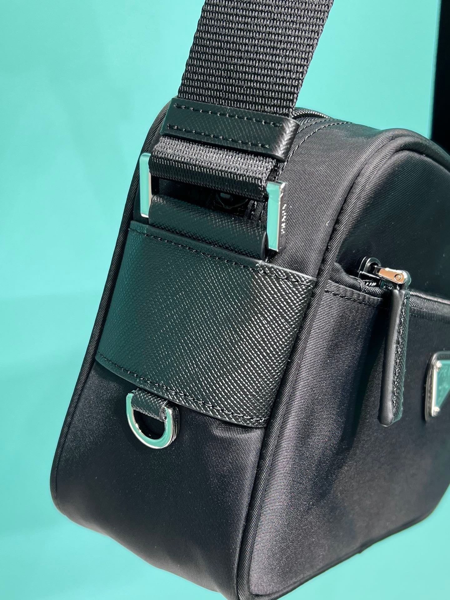 PD RE-NYLON SHOULDER BAG
