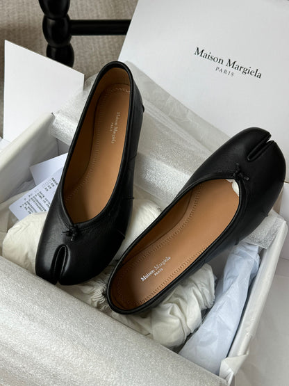 MAISON M TABI BALLET FLATS