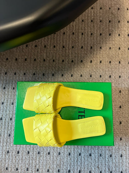 BOTT V SANDALS