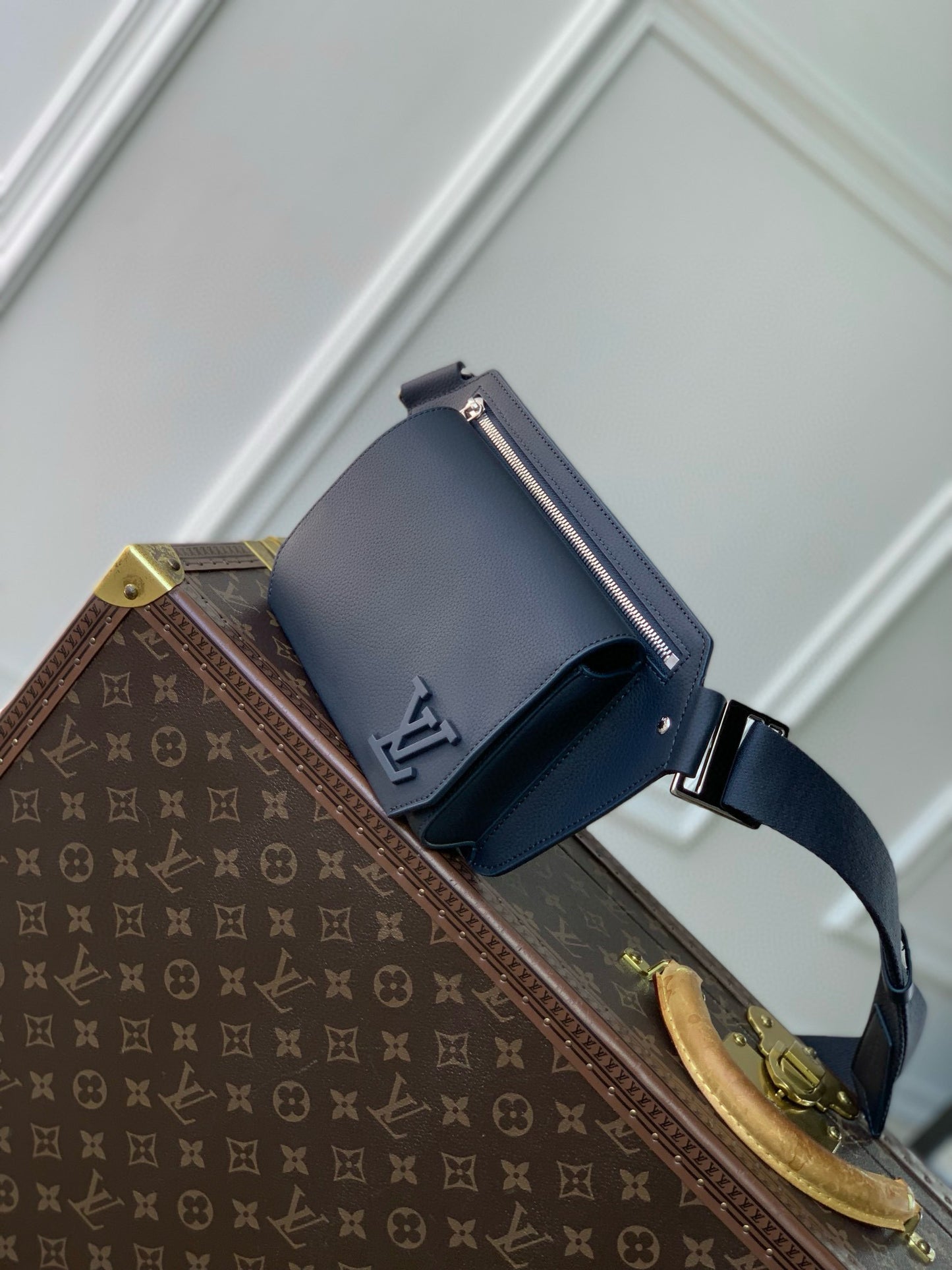 LOU FASTLINE MESSENGER BAG