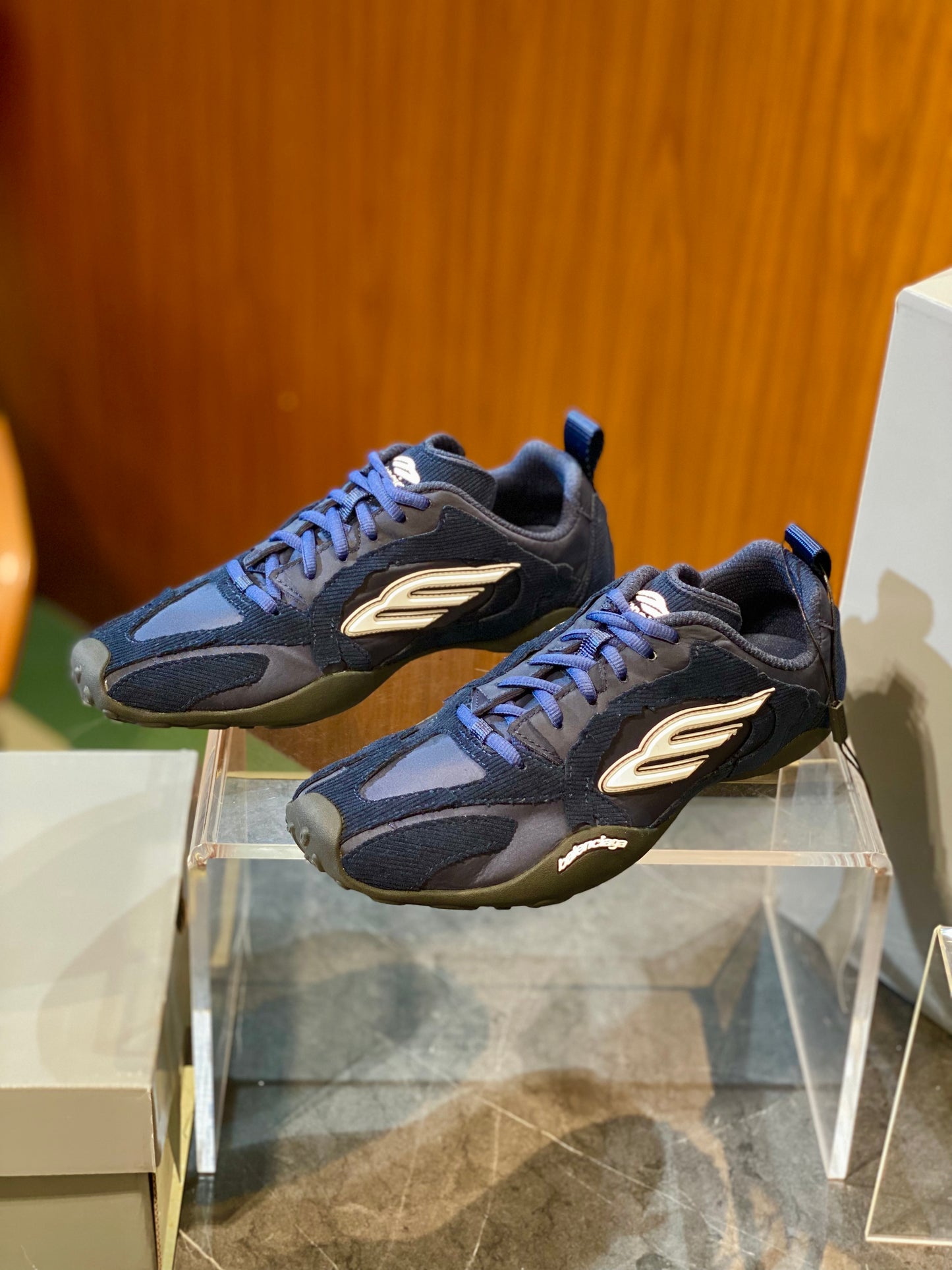 BAL MONDAY ULTRA SNEAKERS