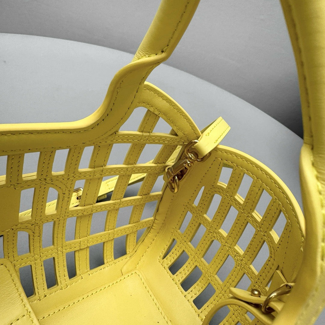 MIU M LEATHER BASKET BAG