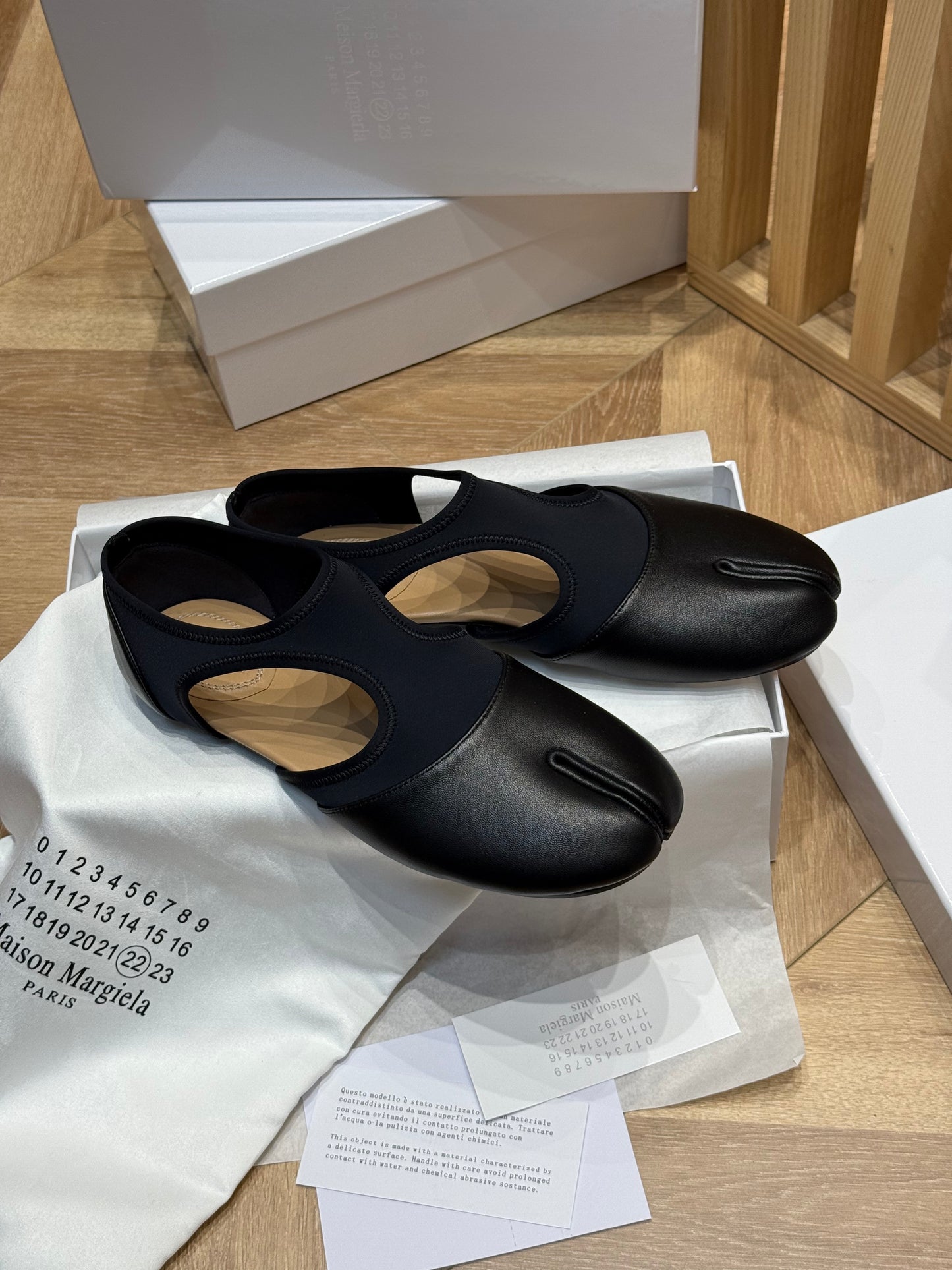 MAISON M TABI BALLET FLATS