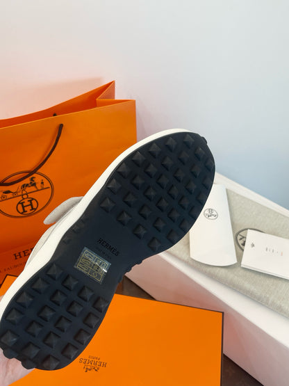 HERM LOOP SNEAKER