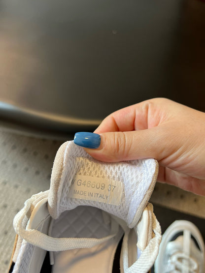 CC SNEAKER