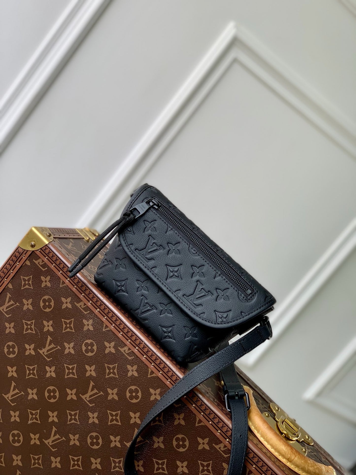 LOU PULSE WEARABLE WALLET
