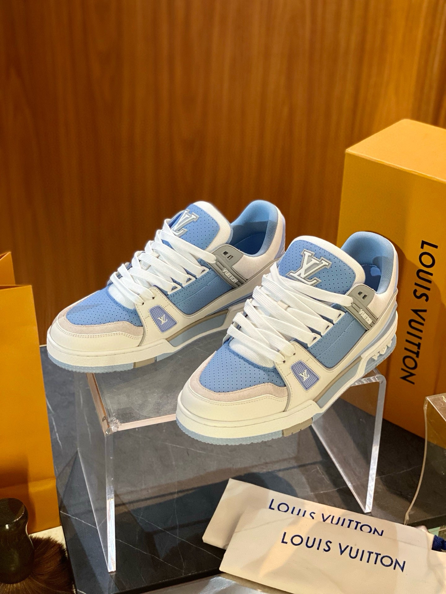 LOU TRAINERS