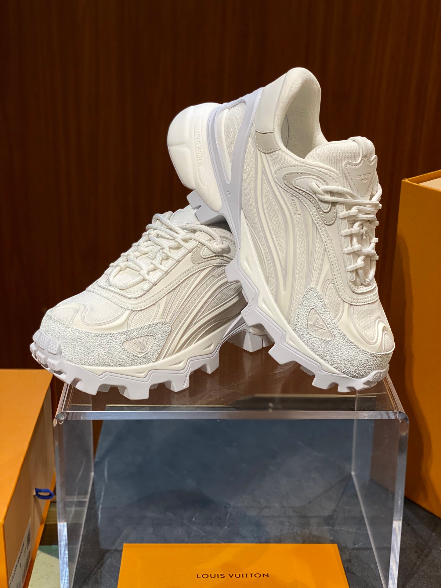 LOU SUMMIT SNEAKERS
