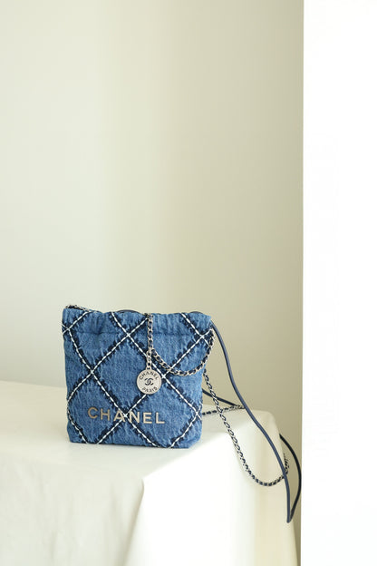 CC 22 MINI HANDBAG