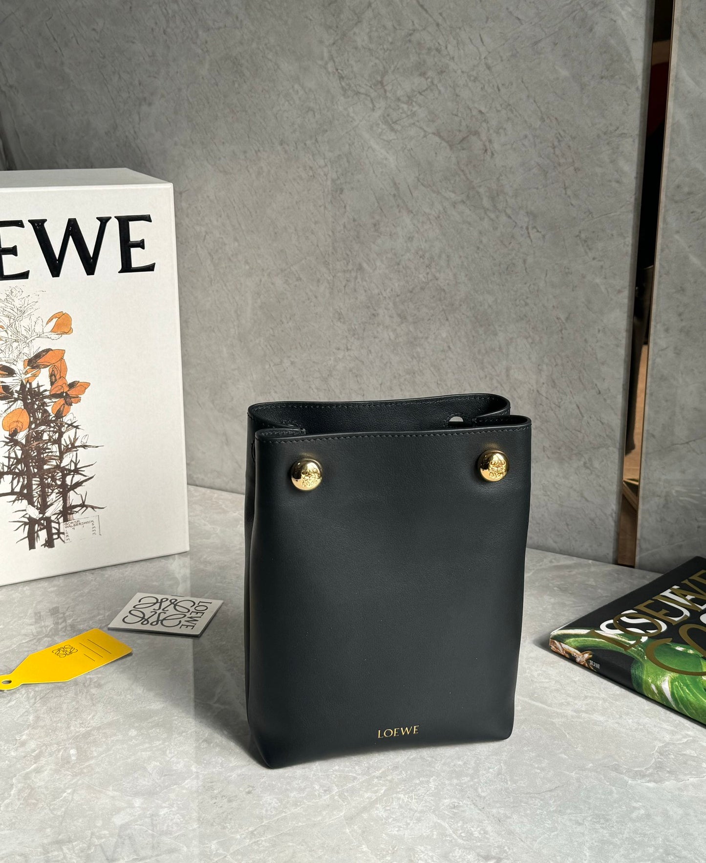 LOEW PEBBLE POUCH