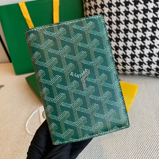 GOYA GRENELLE PASSPORT COVER