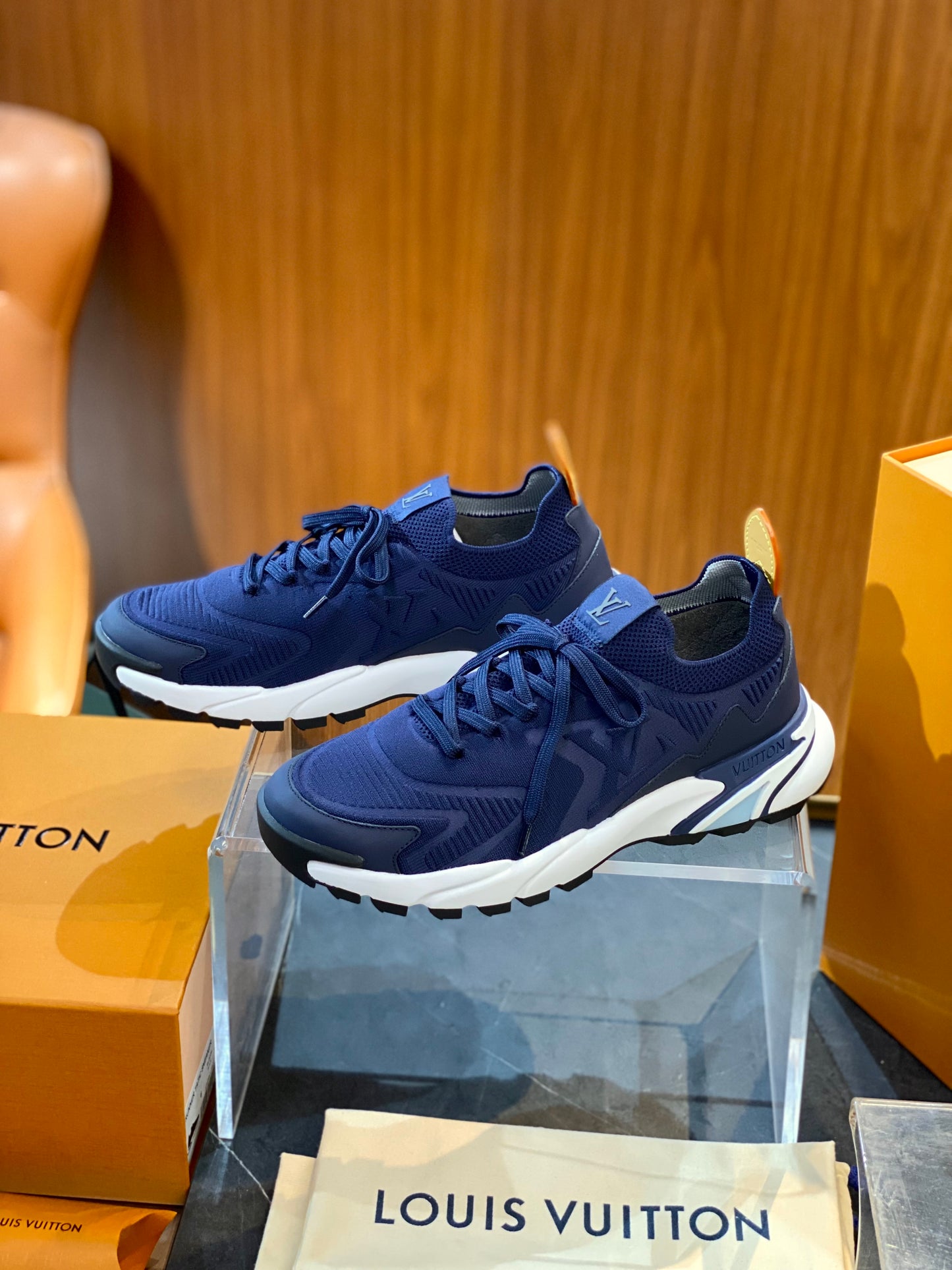 LOU RUNNER TATIC TRAINERS