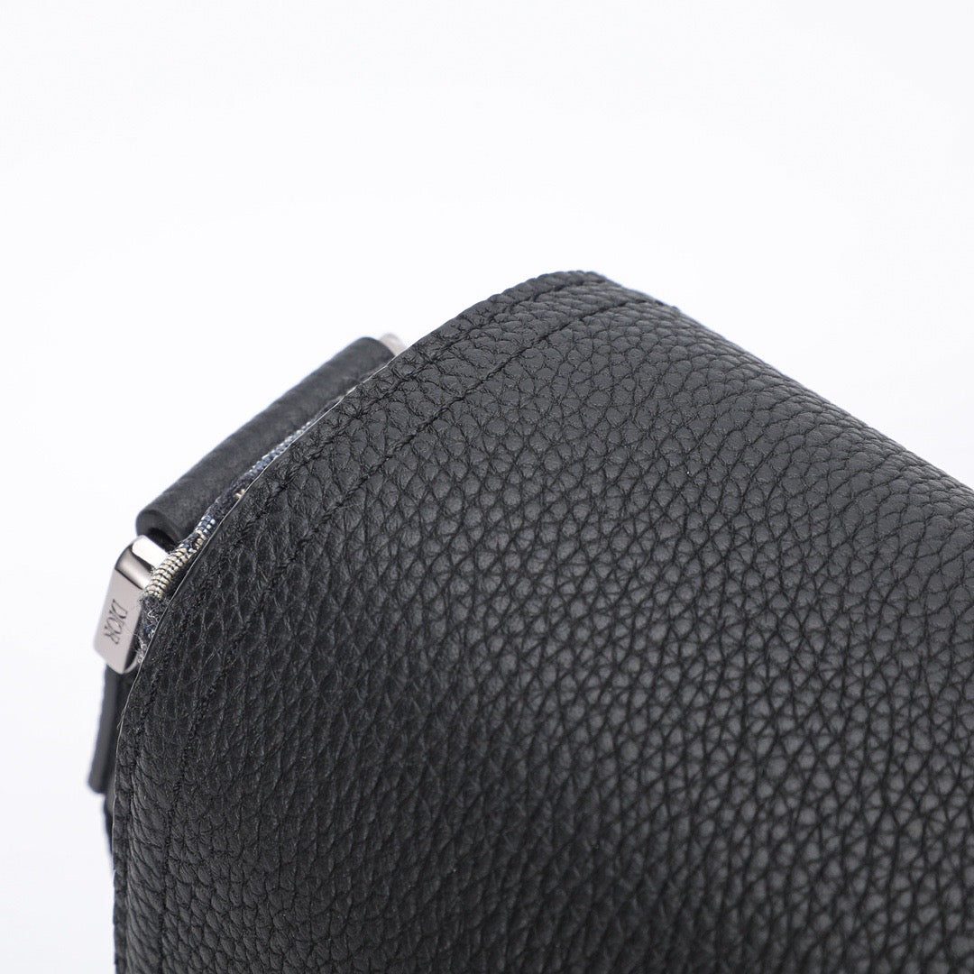 CD SADDLE MESSENGER BAG