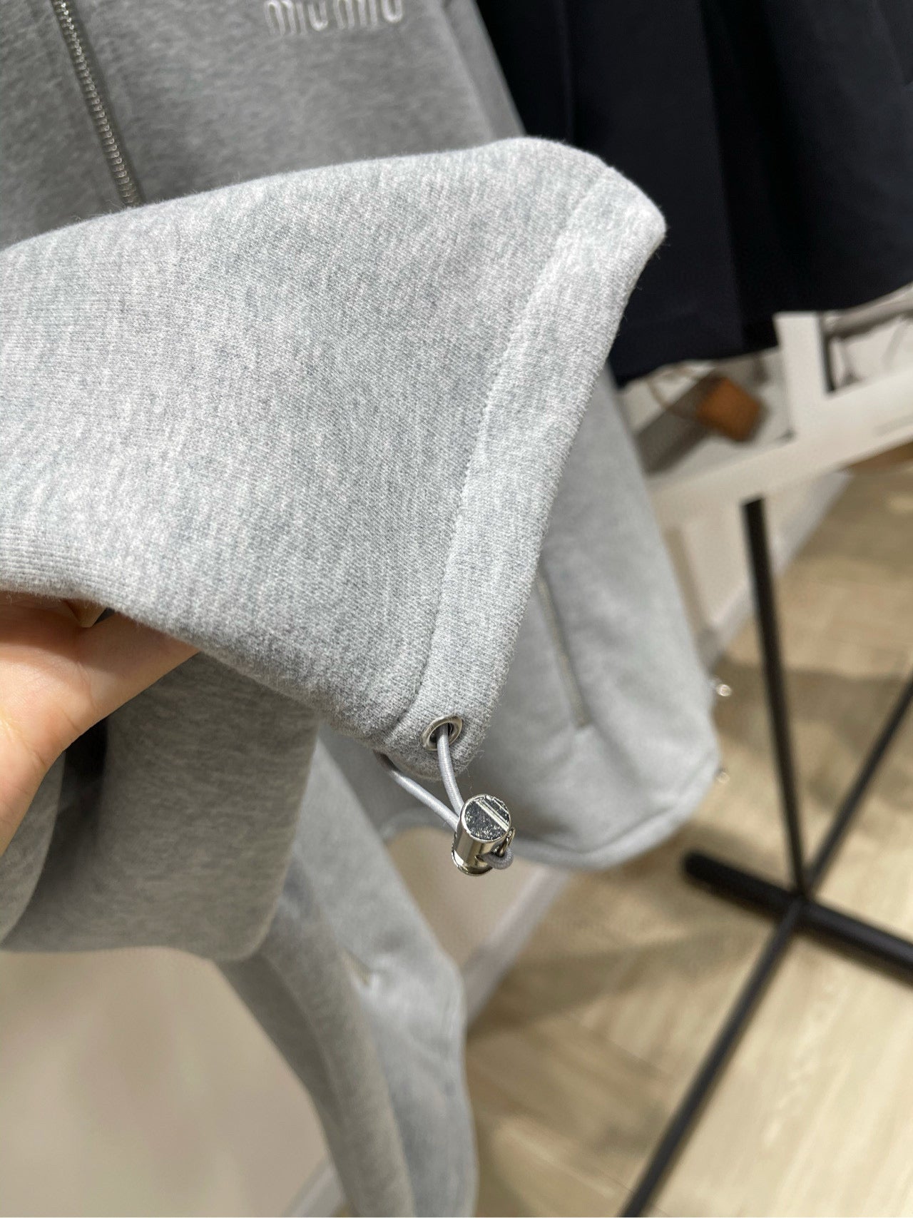 MIU M ZIP SWEATSHIRT