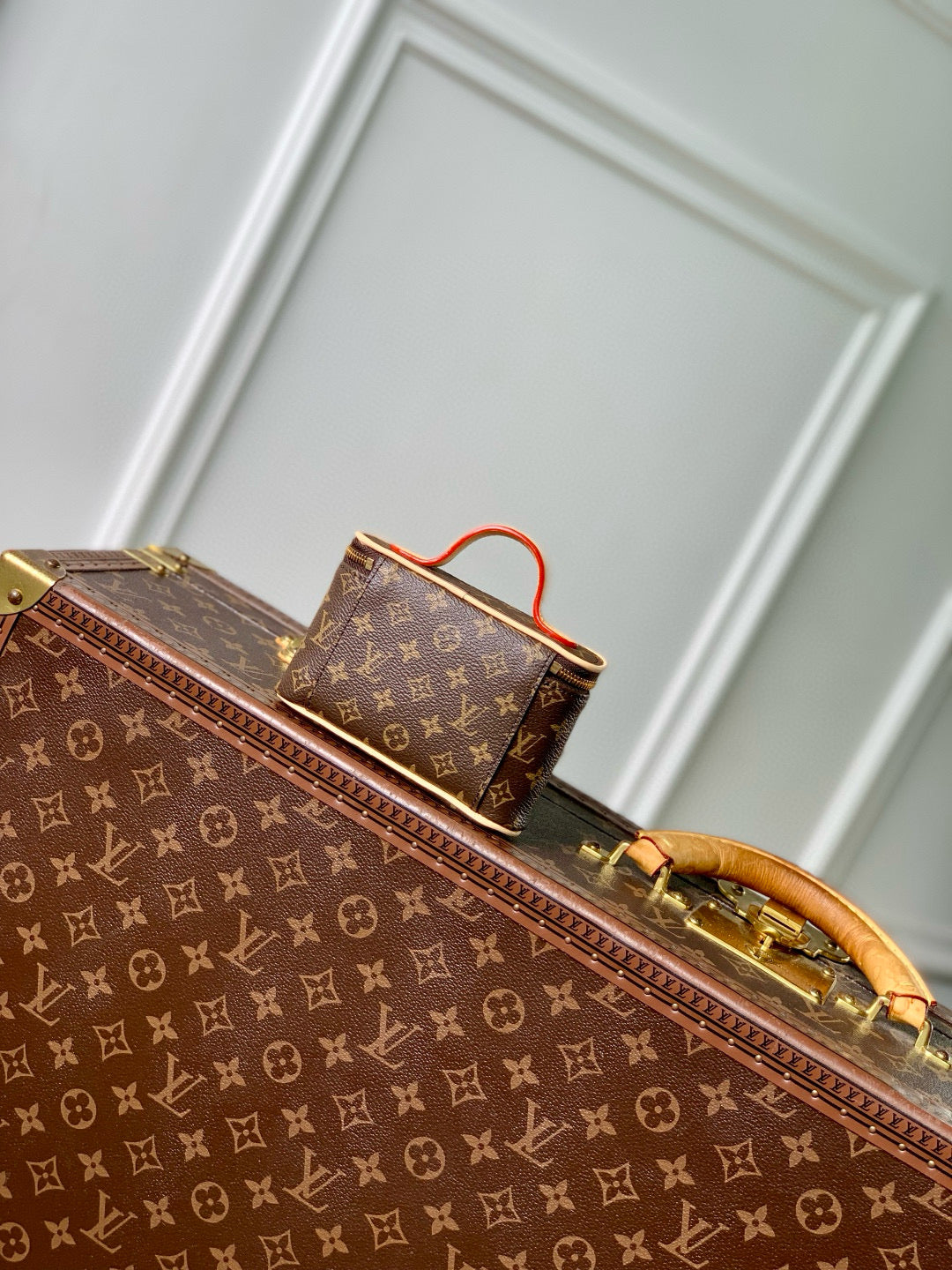 LOU NICE BEAUTY VANITY CASE