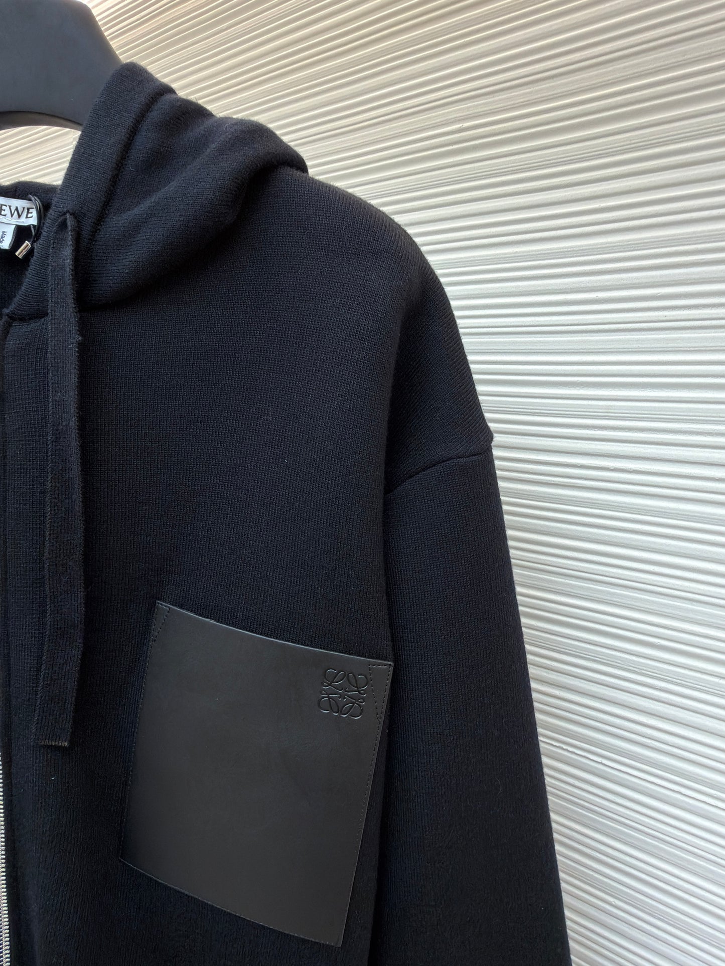 LOEW ZIP HOODIE