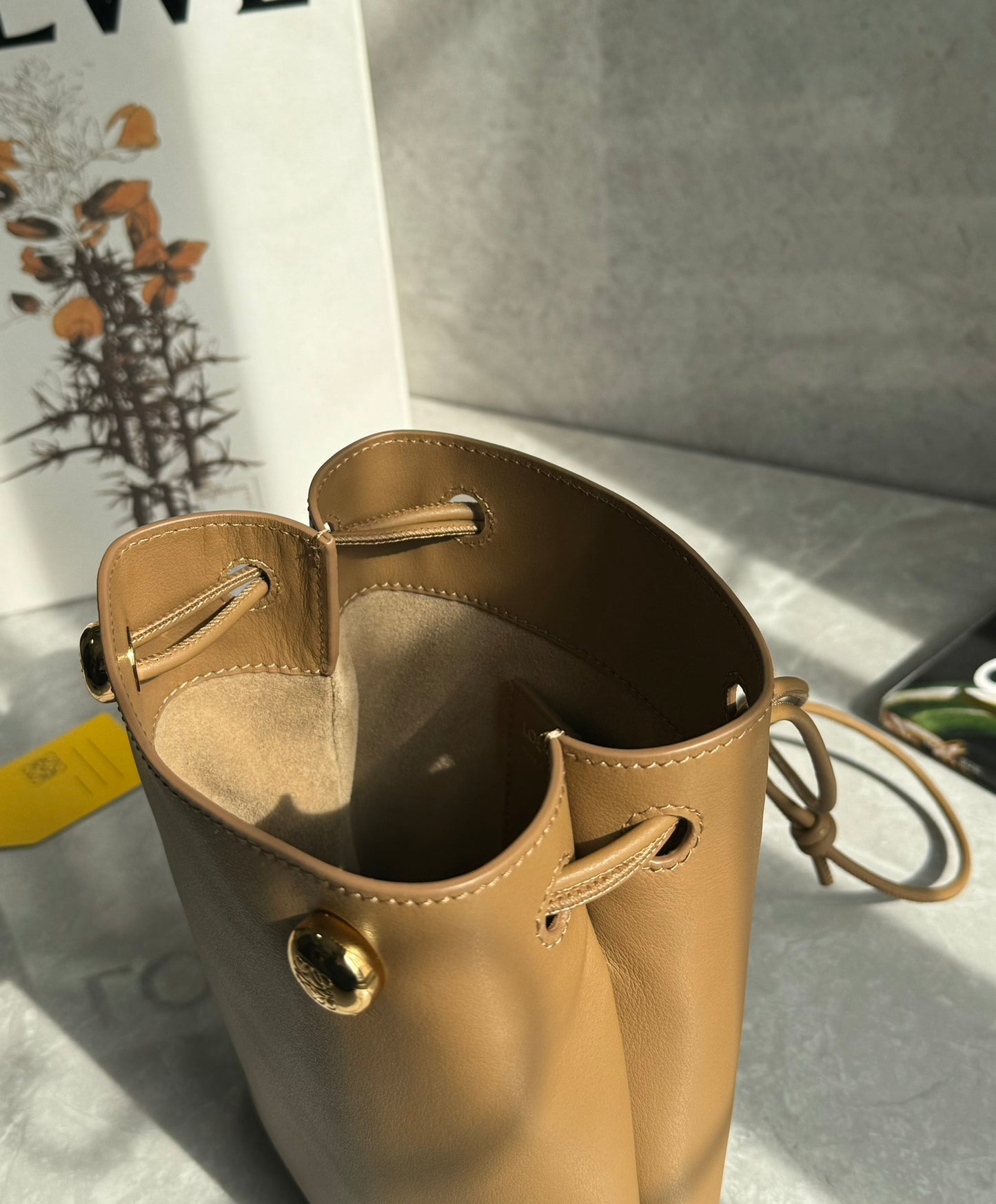 LOEW PEBBLE POUCH