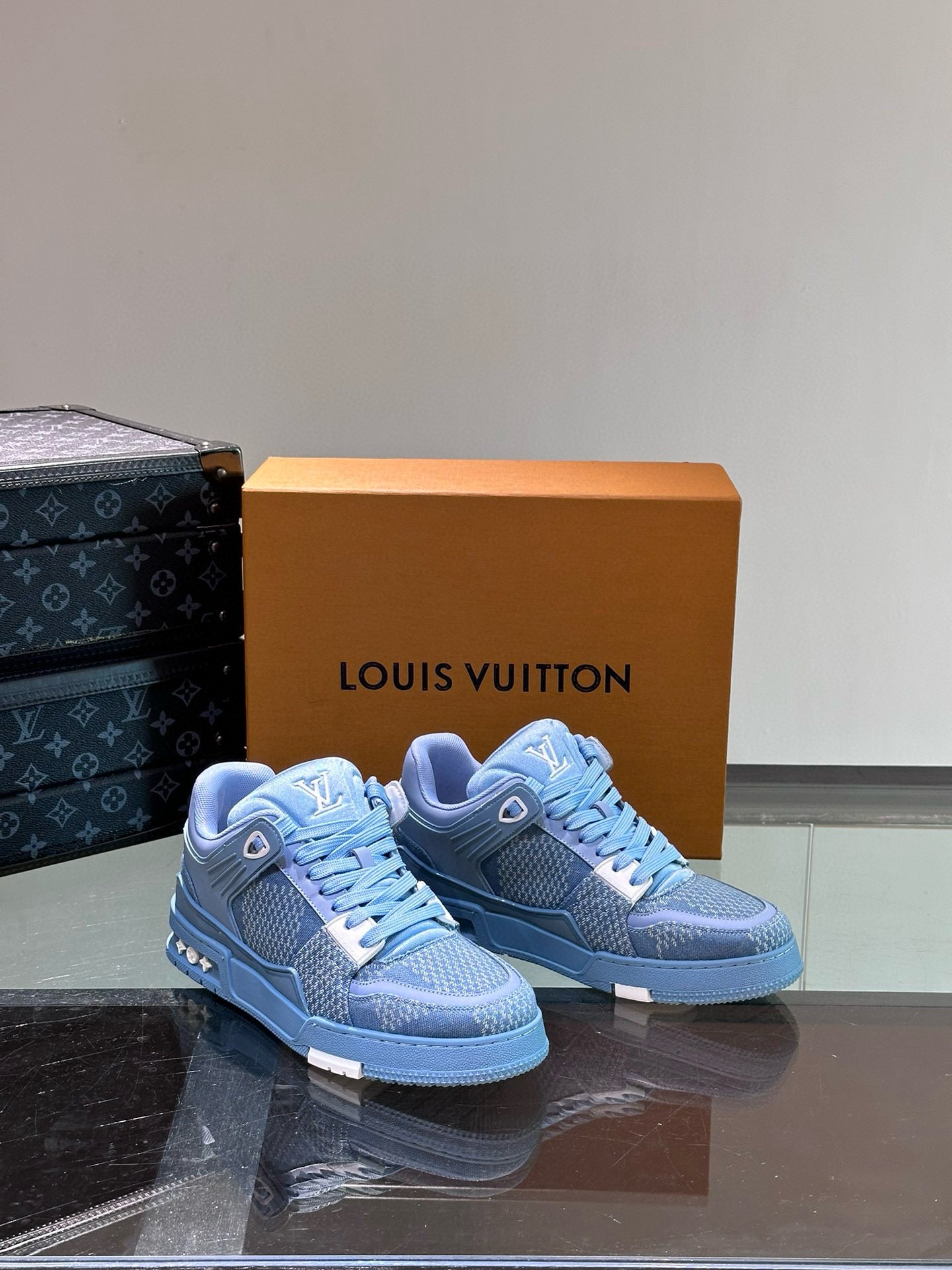 LOU TRAINERS