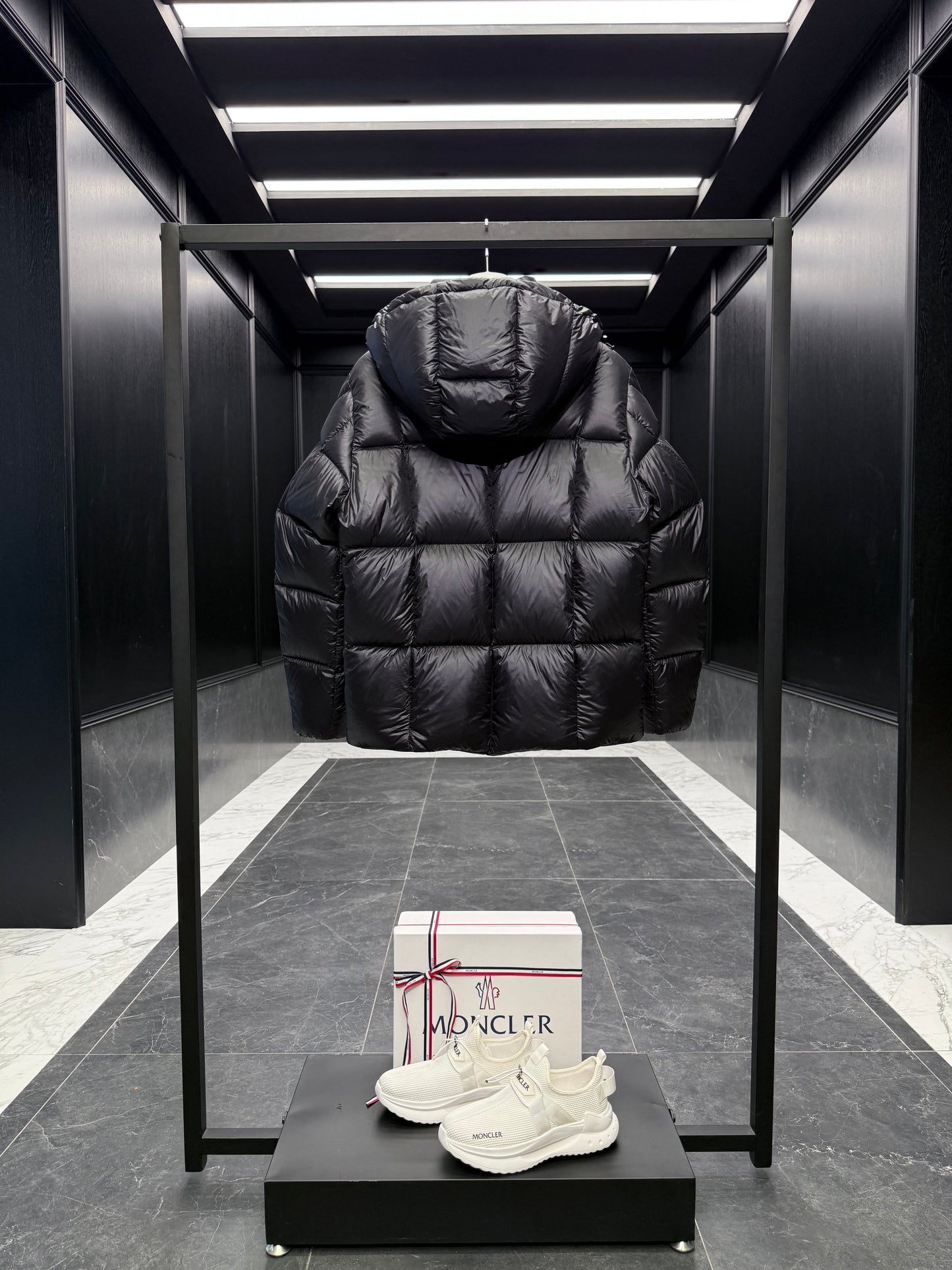 MONC SERFANTO JACKET