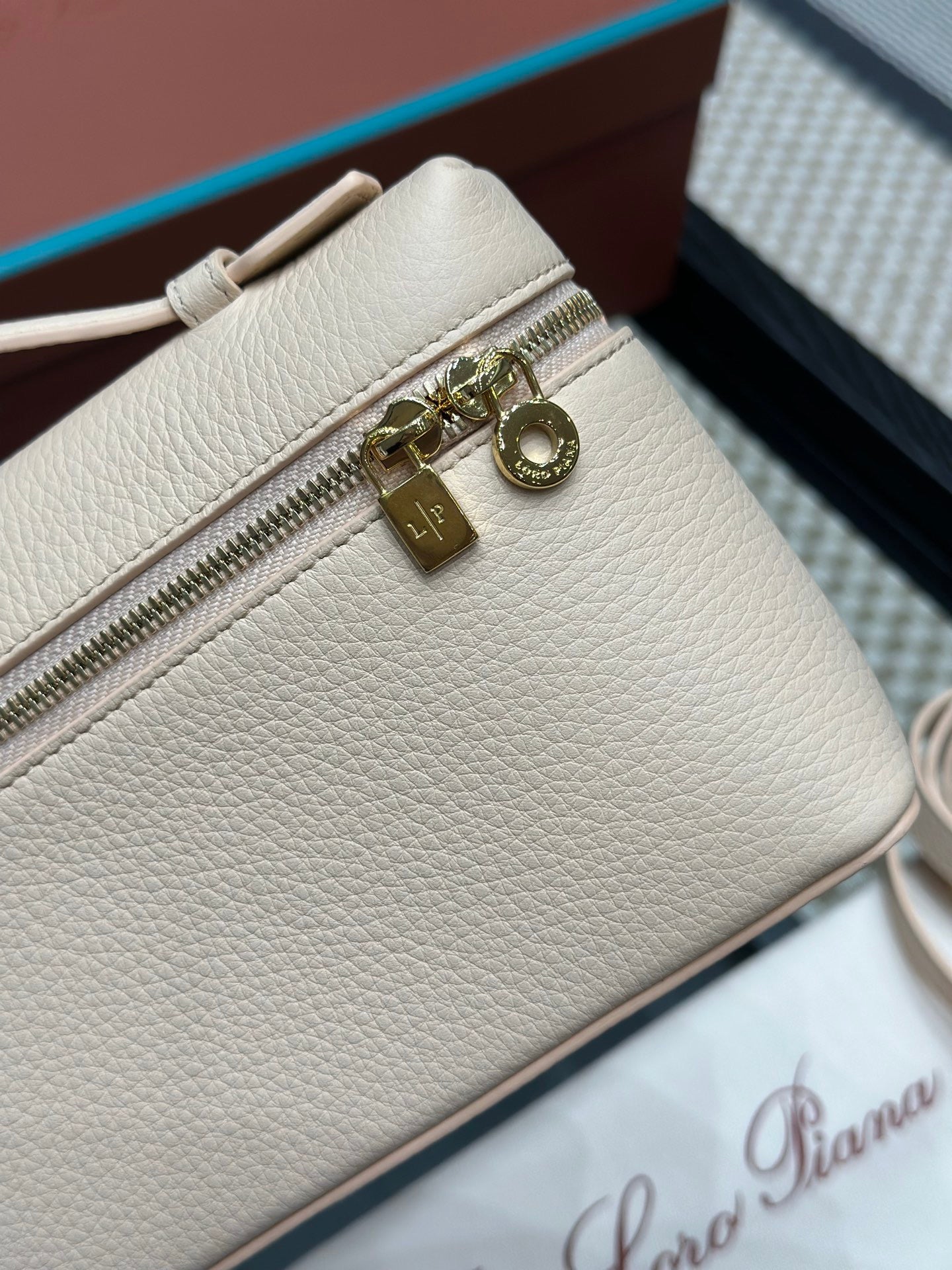 LORO P EXTRA POCKET L19 BAG