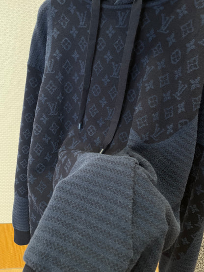 LOU HOODIE