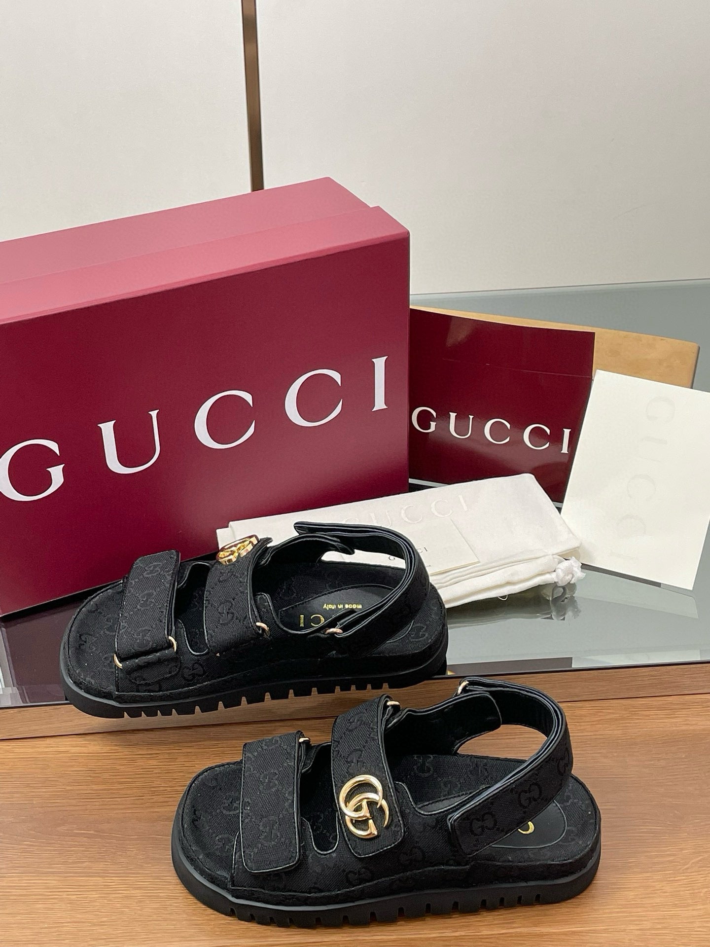 GG SANDALS