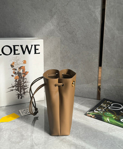LOEW PEBBLE POUCH