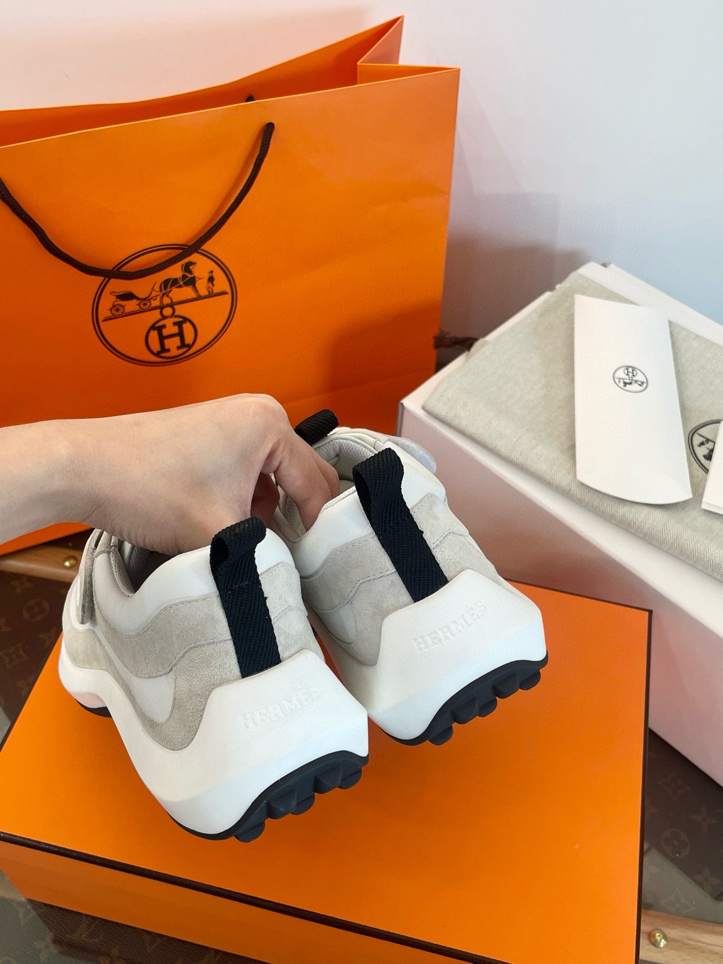 HERM LOOP SNEAKER