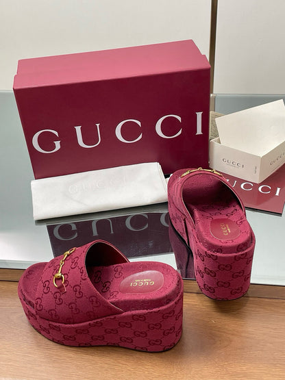 GG WEDGE SANDALS