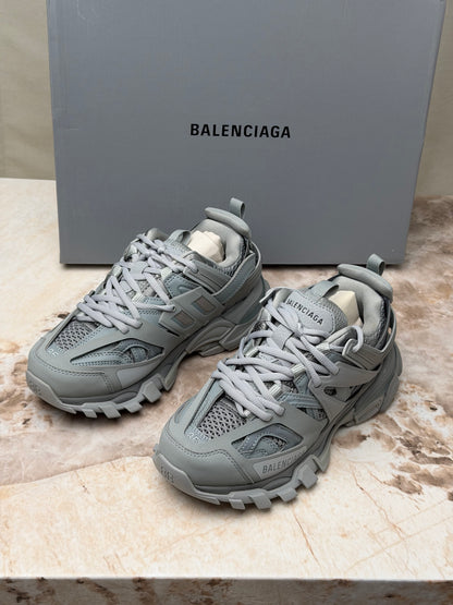 BAL TRACK SNEAKERS ND