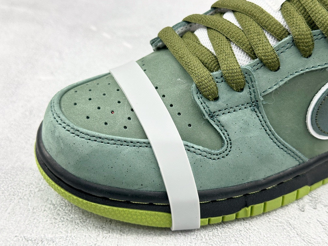 NIKE DUNK LOW GREEN LOBSTER