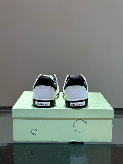 OFF W TRAINERS