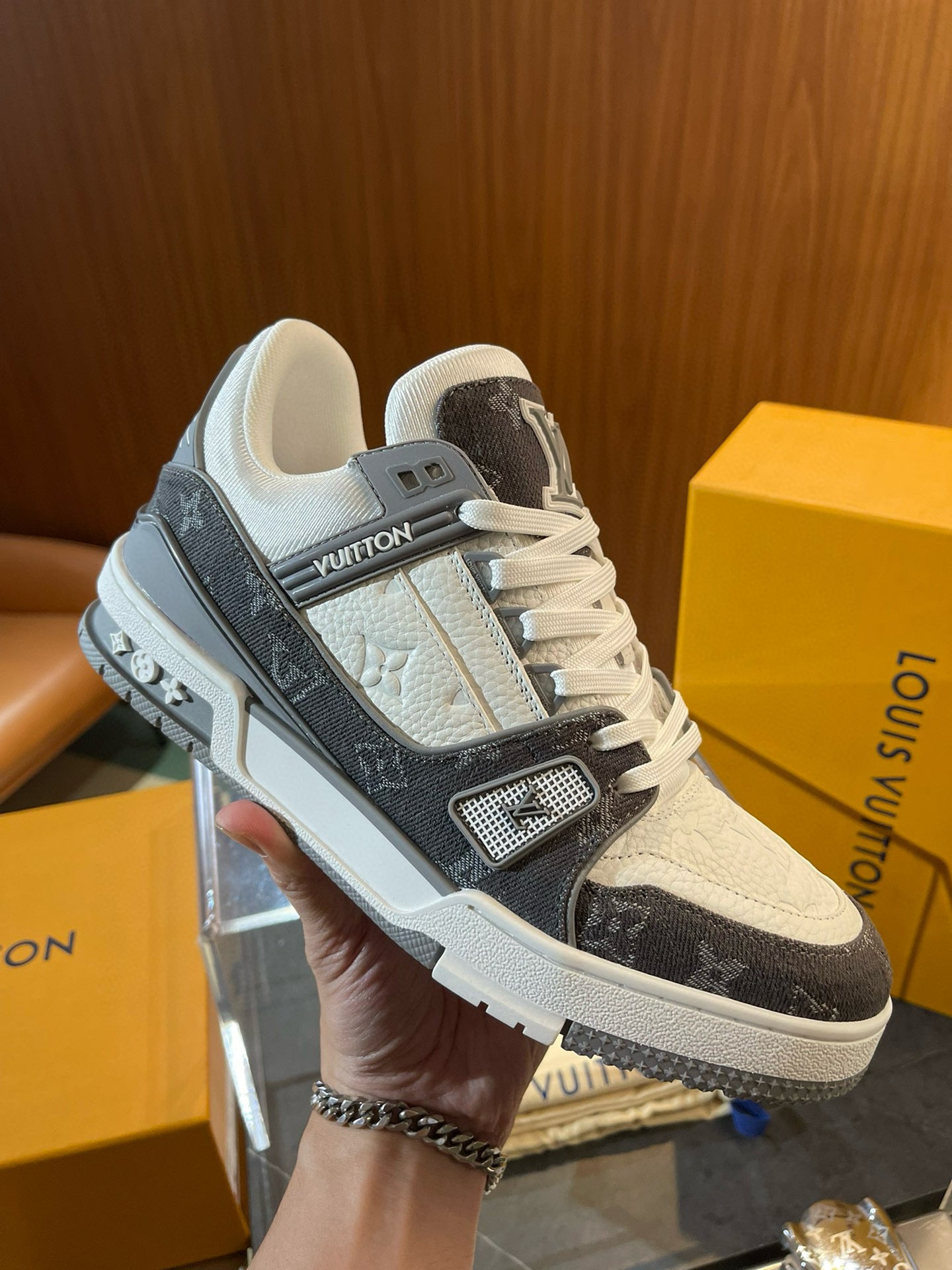 LOU TRAINERS