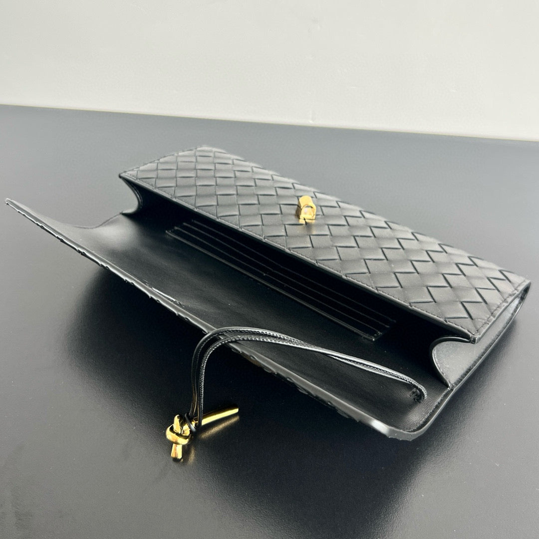 BV ANDIAMO CLUTCH