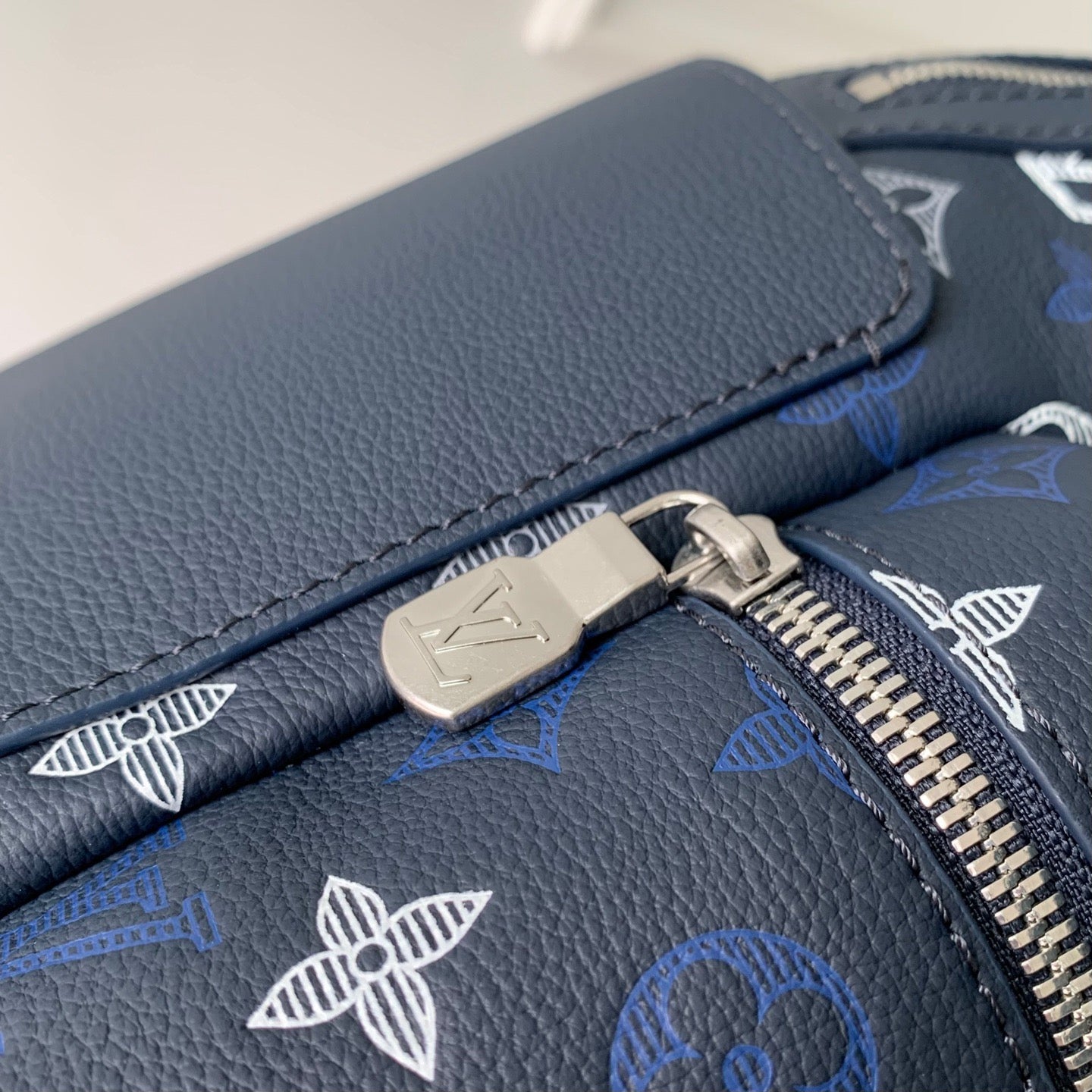 LOU DISCOVERY BACKPACK