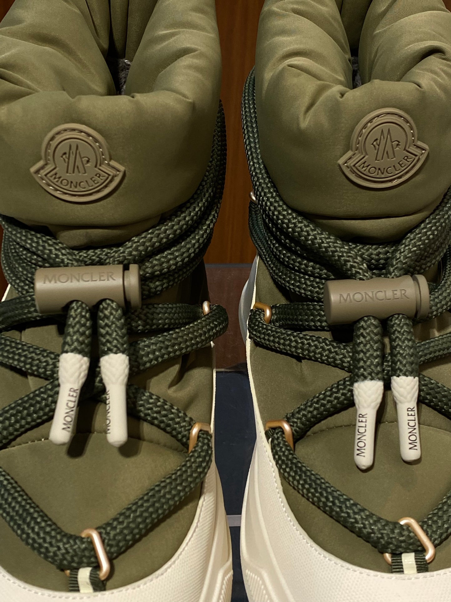 MONC ALTIVE MID SNOW BOOTS