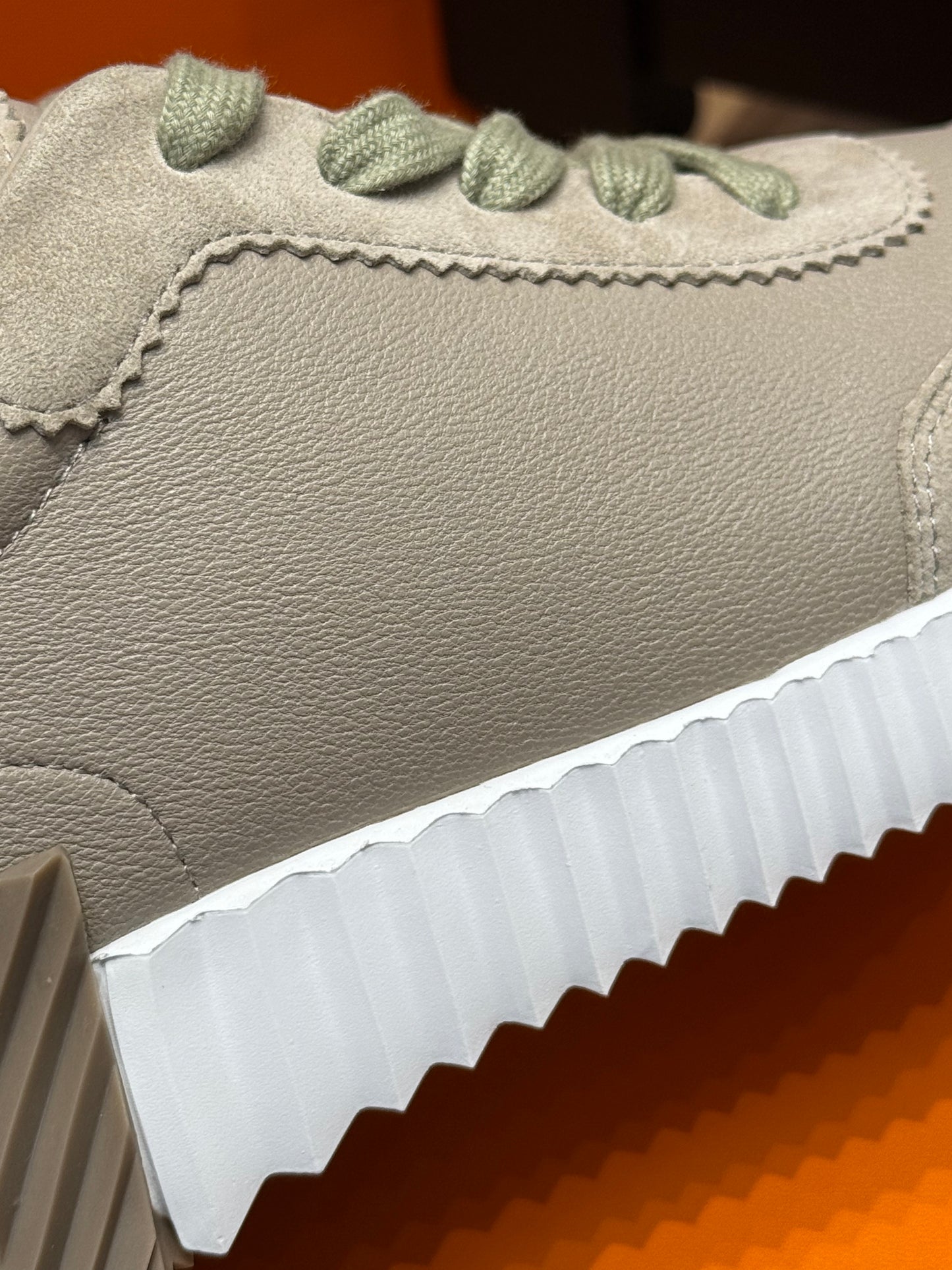 HERM BOUNCING SNEAKER