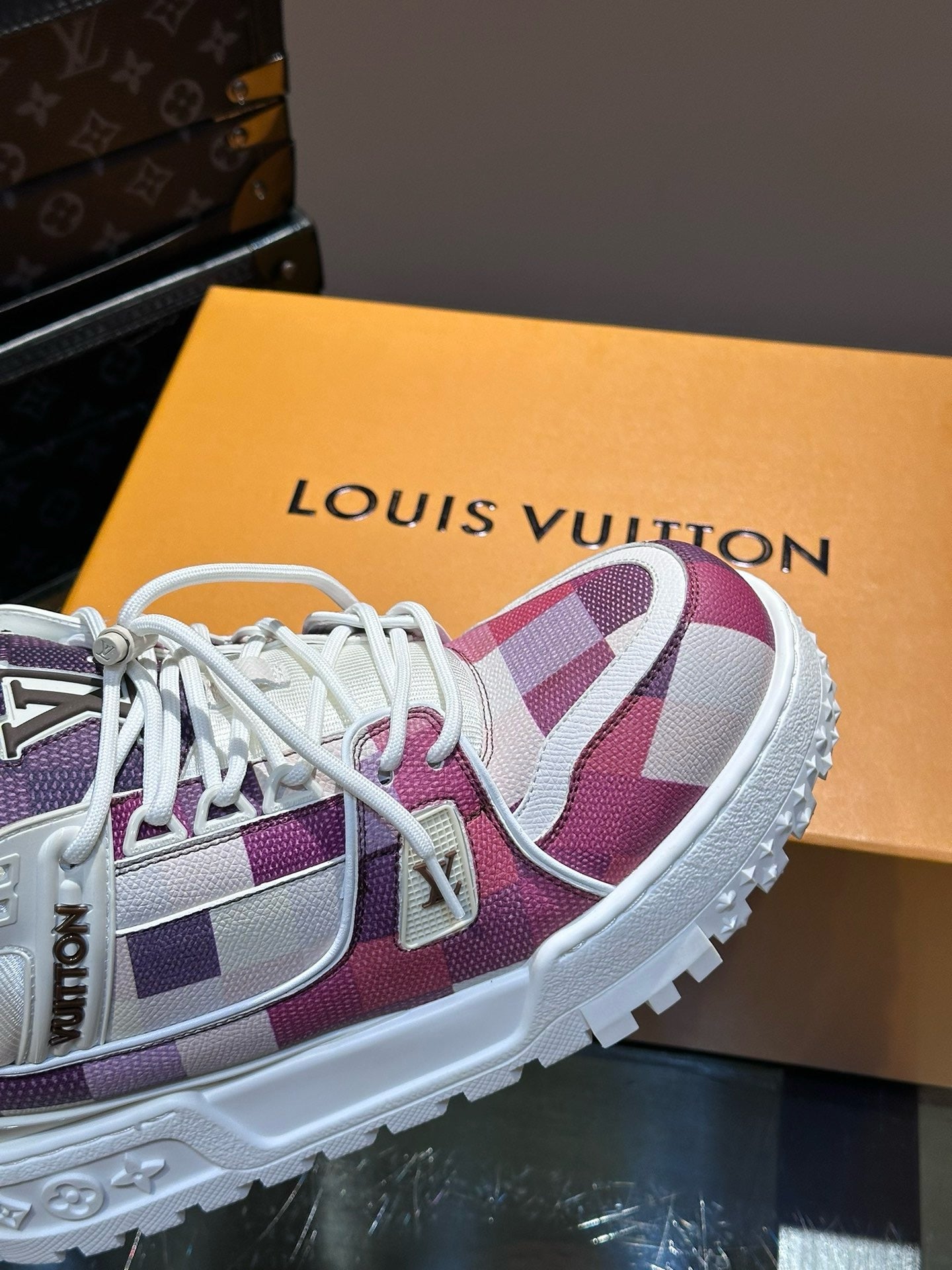 LOU TRAINERS