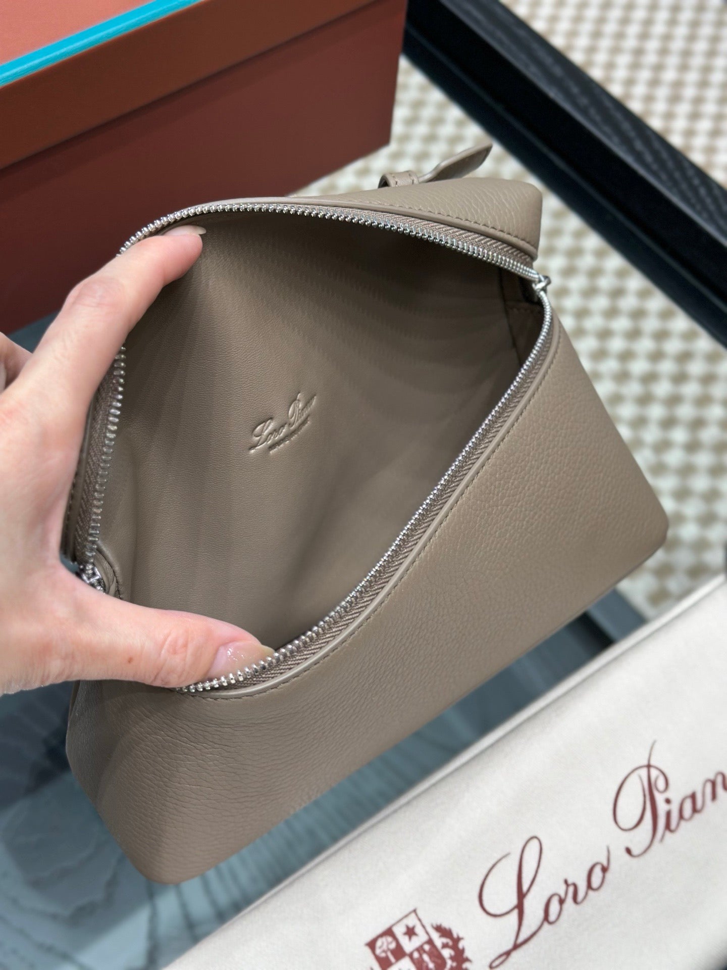 LORO P EXTRA POCKET L19 BAG