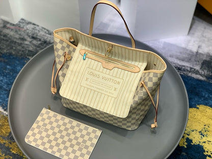 LOU NEVERFULL MM