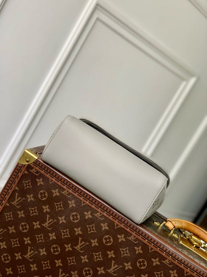LOU PULSE MESSENGER BAG