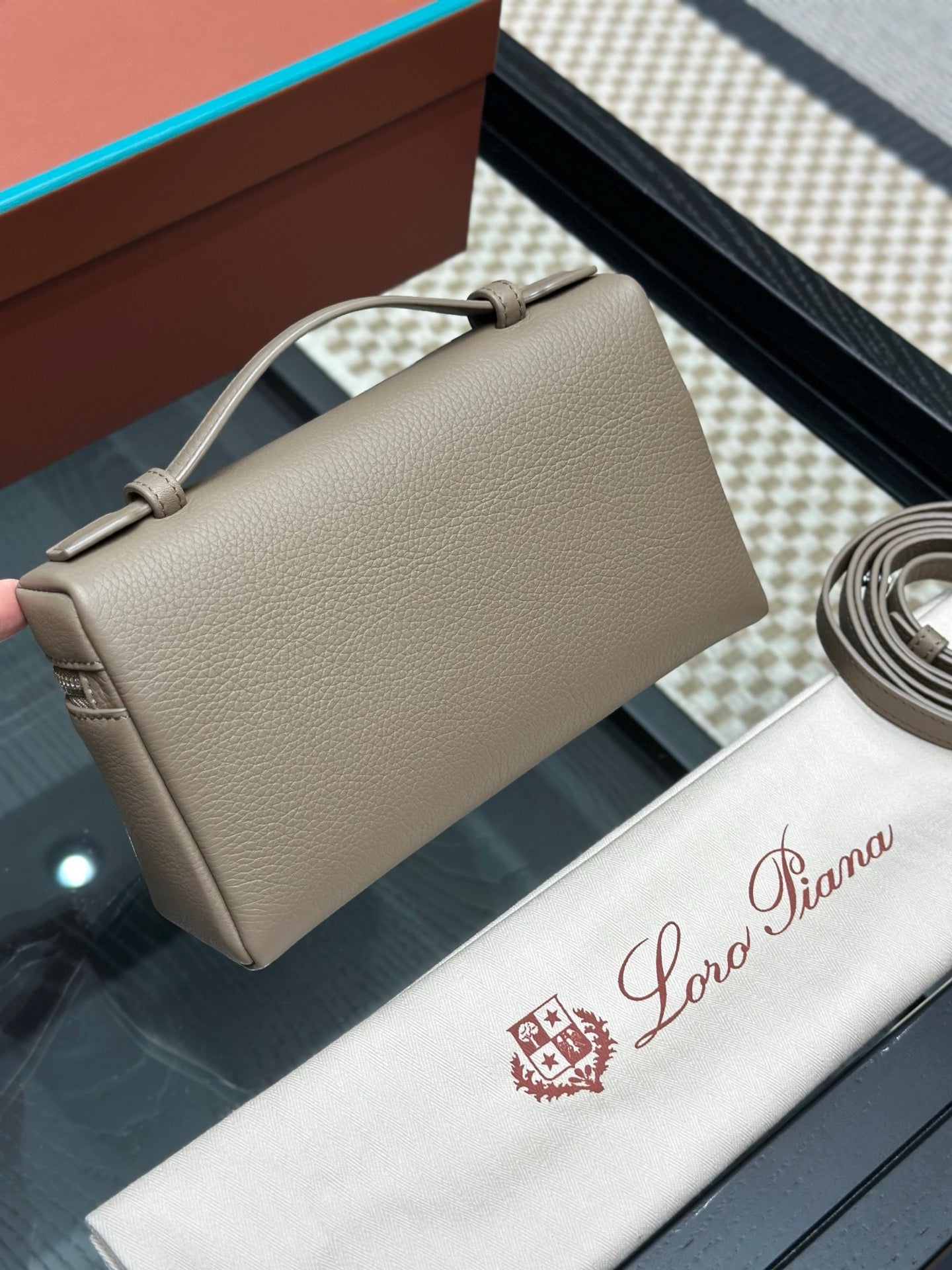 LORO P EXTRA POCKET L19 BAG