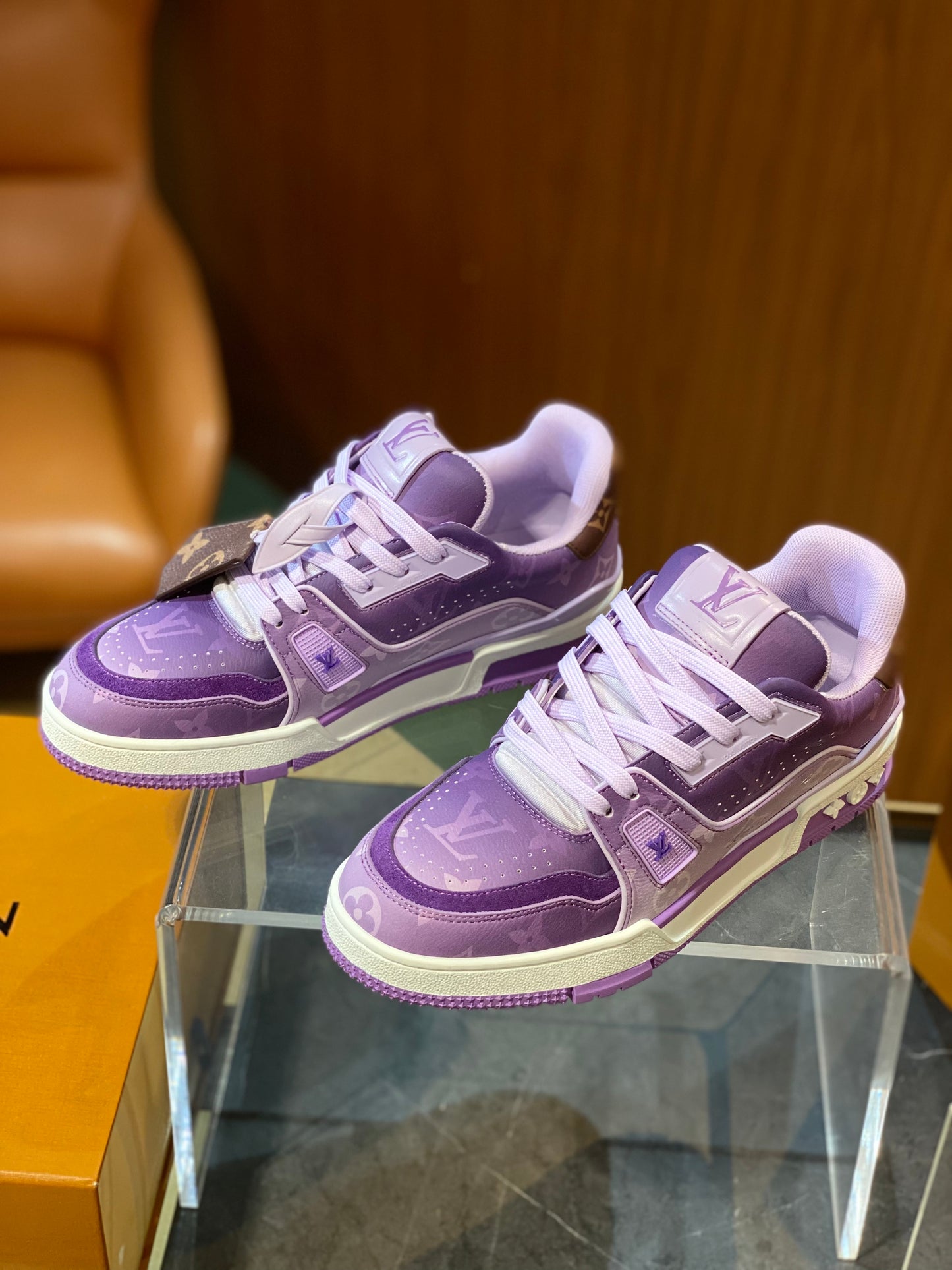 LOU SNEAKERS