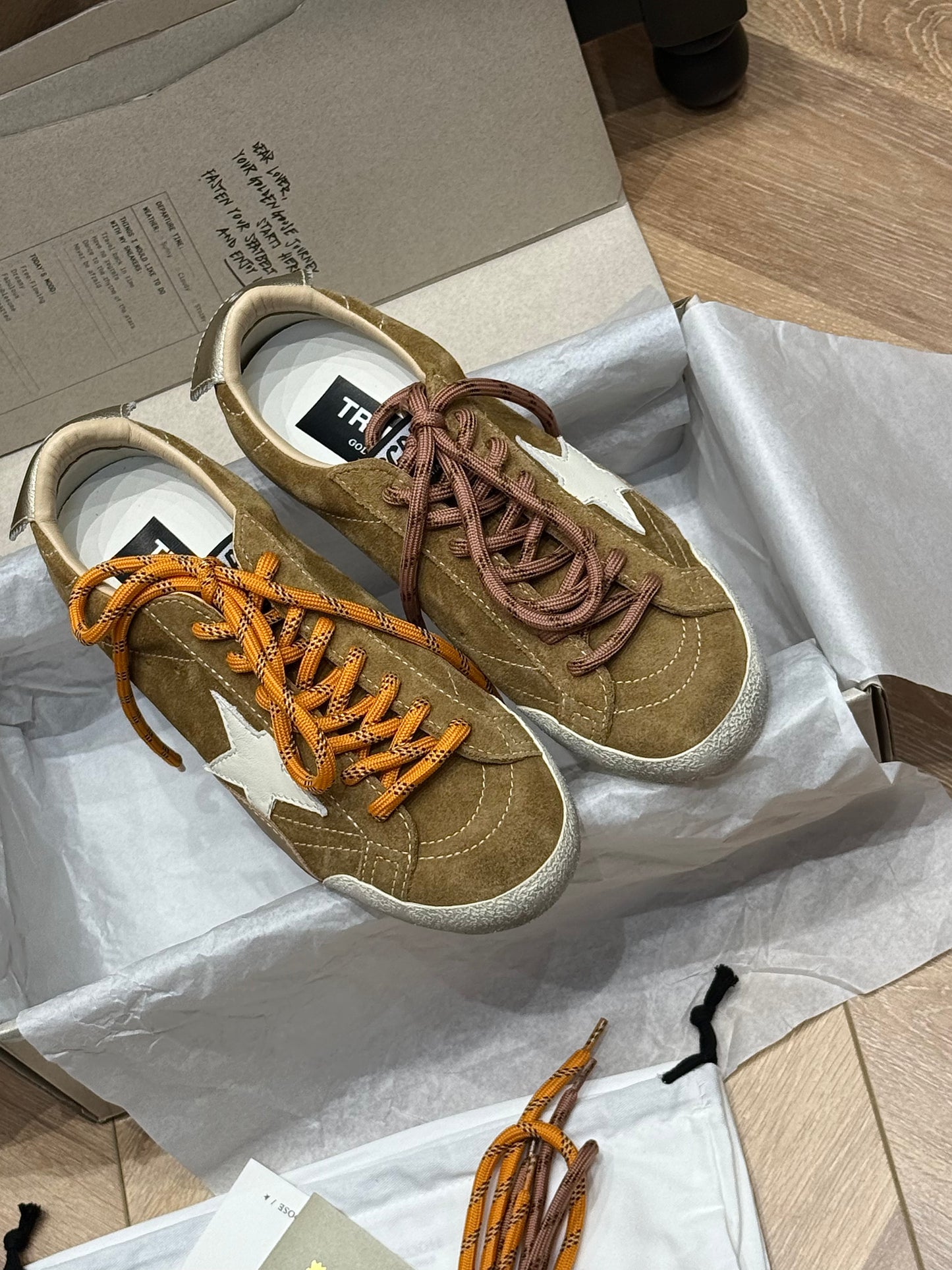 GOLDEN G TRAINERS