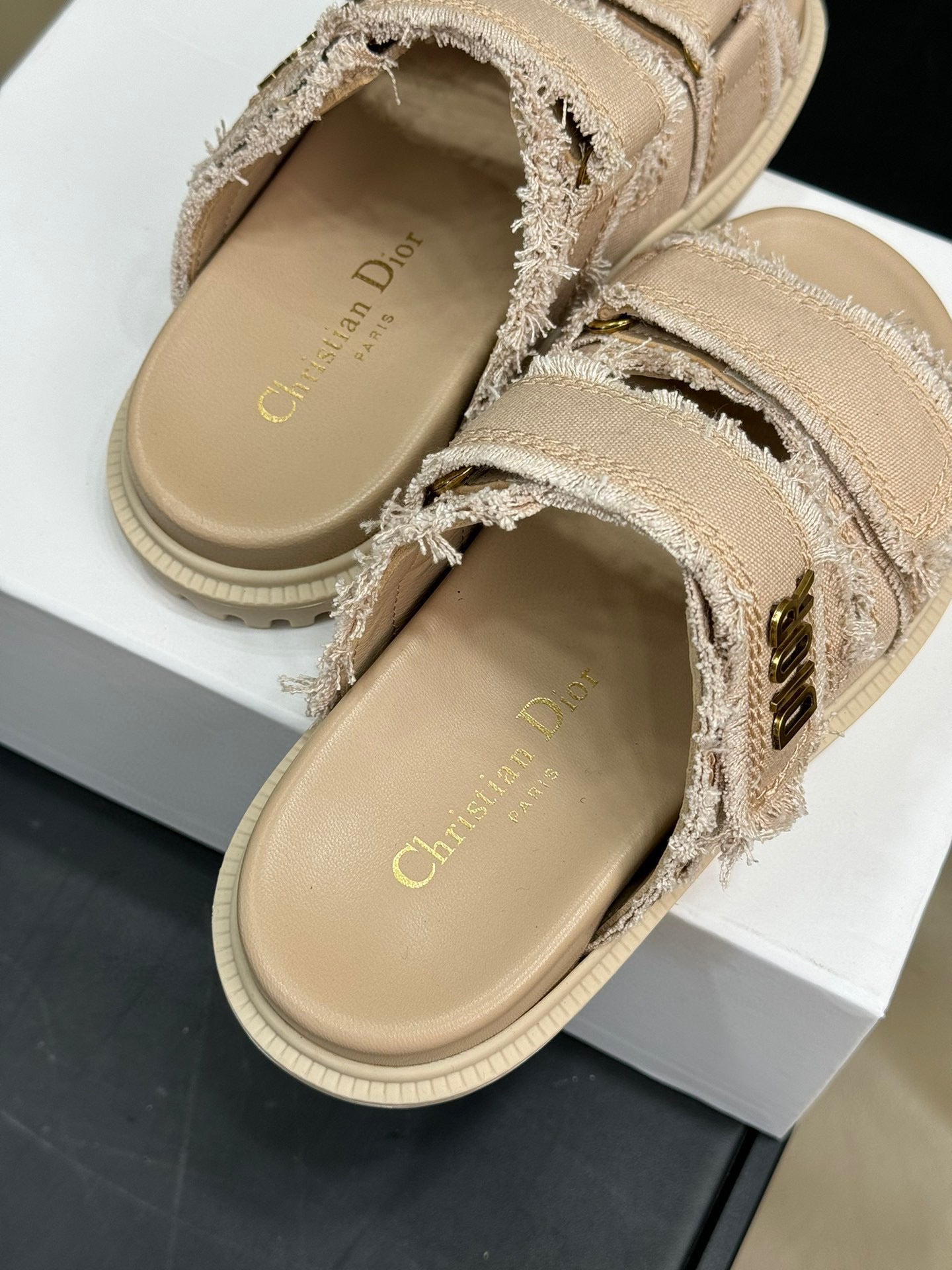 CD SANDALS