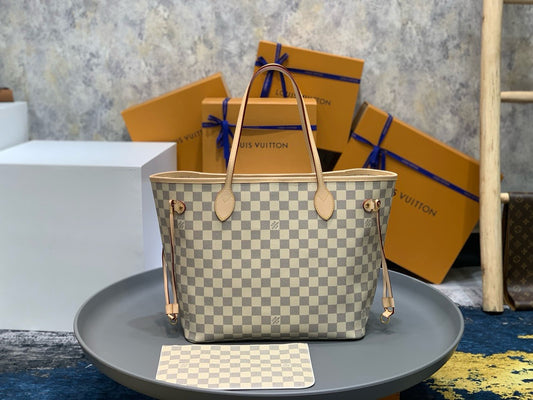 LOU NEVERFULL MM