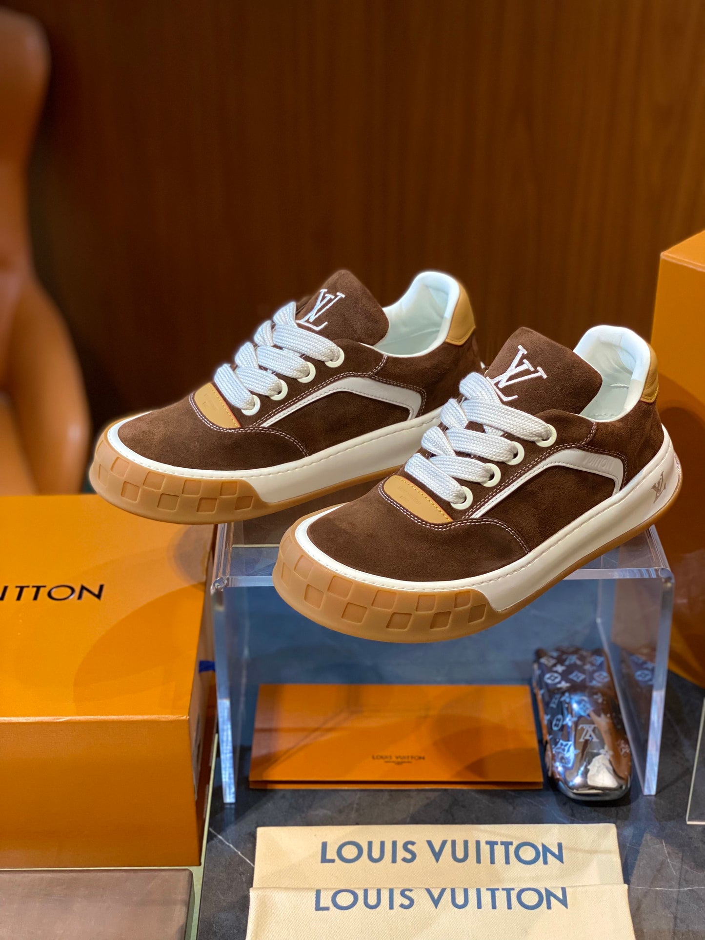 LOU TILTED SNEAKERS